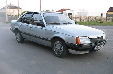 Седан Opel Rekord 1986 в Славуте