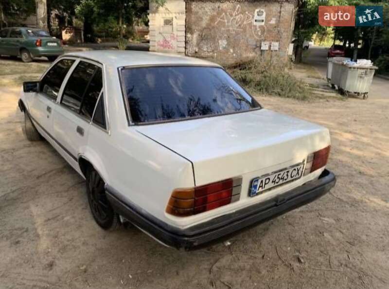 Седан Opel Rekord 1986 в Запоріжжі
