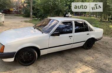 Седан Opel Rekord 1986 в Запоріжжі