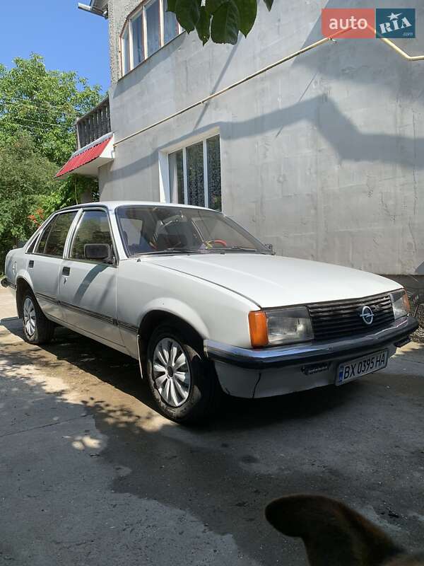 Седан Opel Rekord 1981 в Кам'янець-Подільському