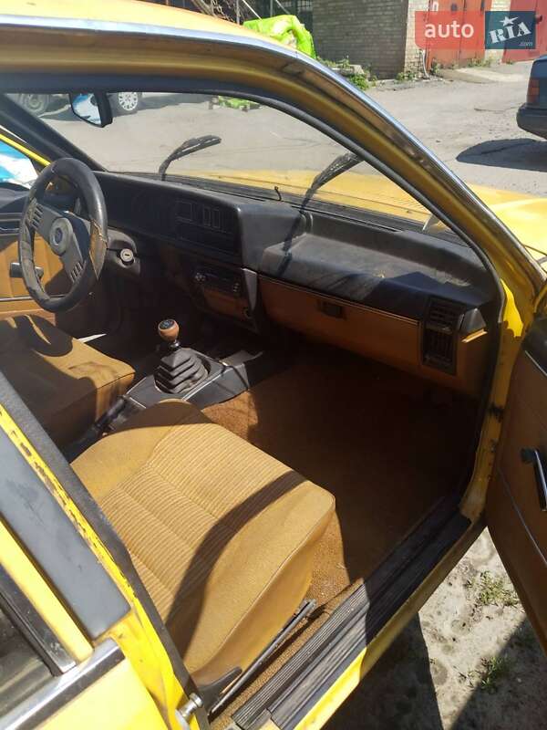 Седан Opel Rekord 1979 в Киеве