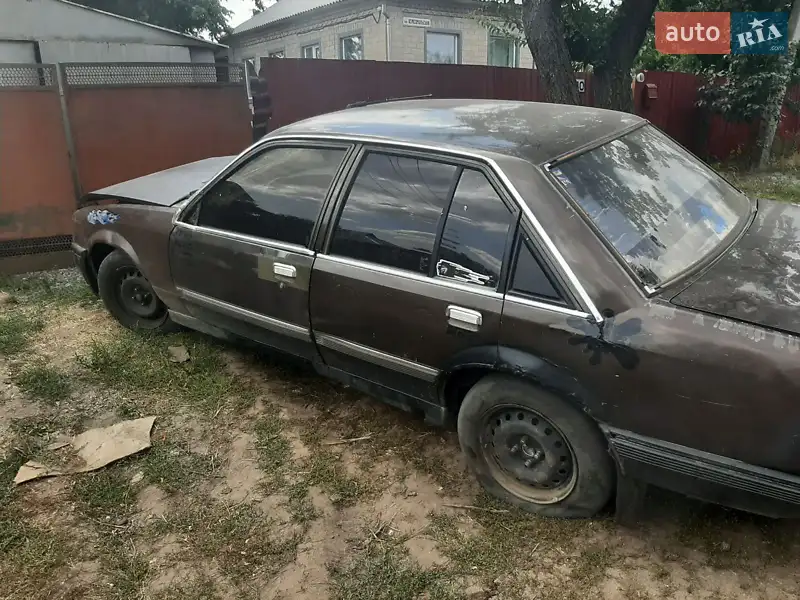 Opel Rekord 1985