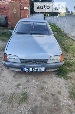 Седан Opel Rekord 1985 в Чернигове