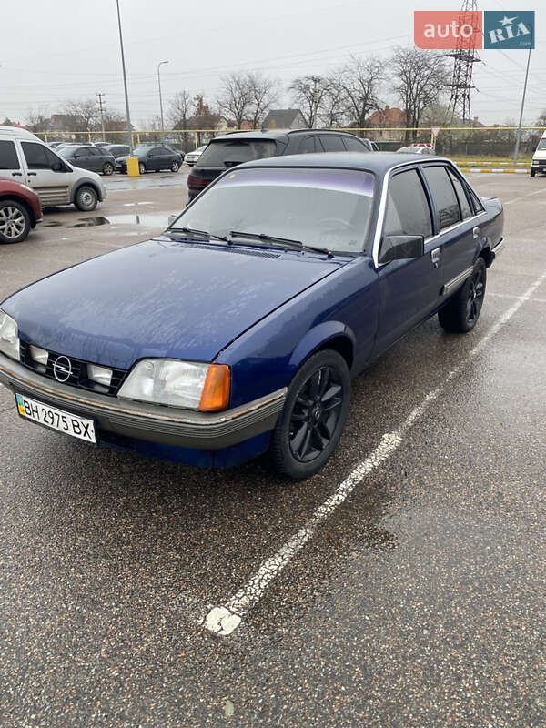 Седан Opel Rekord 1983 в Одесі