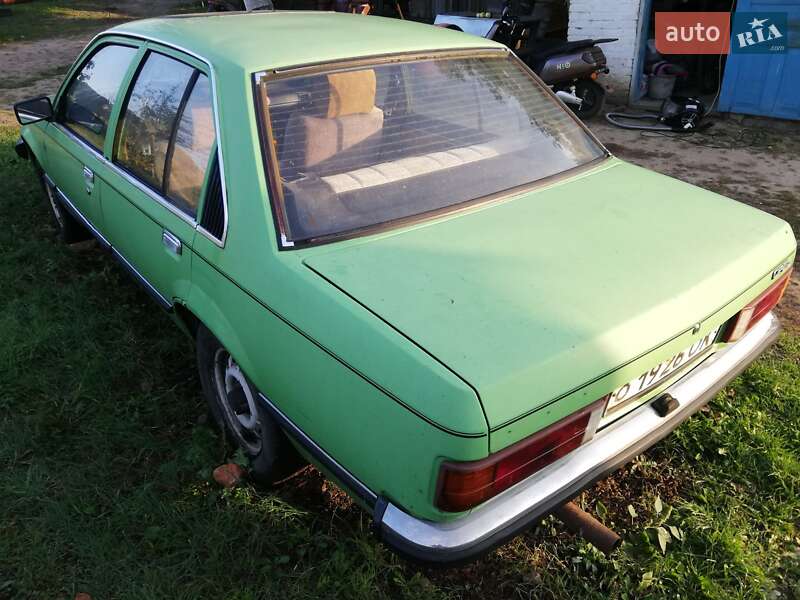 Седан Opel Rekord 1979 в Полтаві