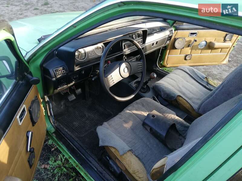 Седан Opel Rekord 1979 в Полтаві