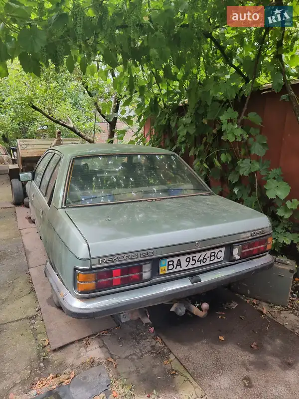 Opel Rekord 1982