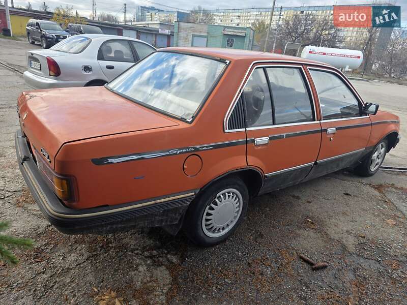 Седан Opel Rekord 1980 в Днепре