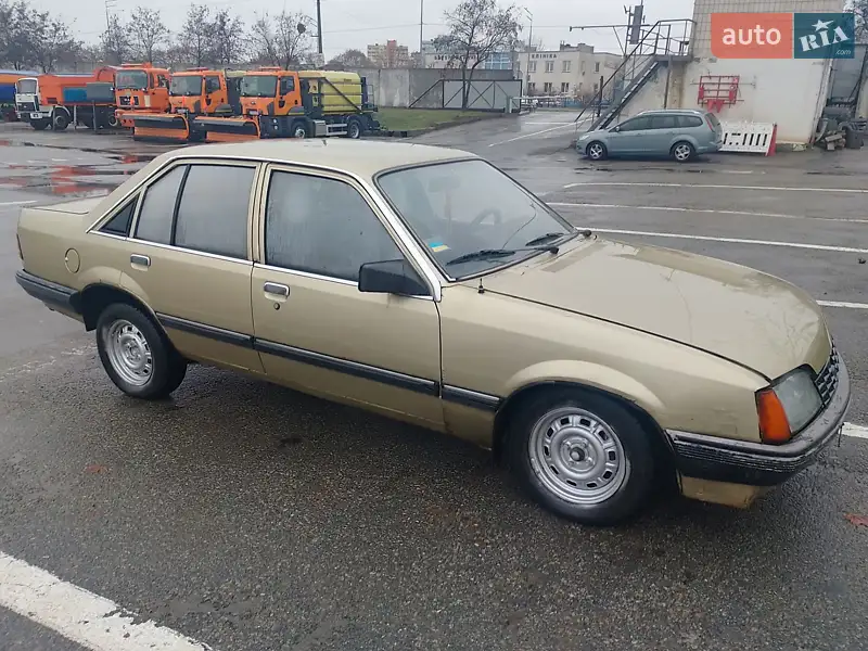 Opel Rekord 1982