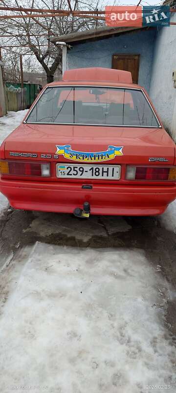 Седан Opel Rekord 1982 в Вознесенске