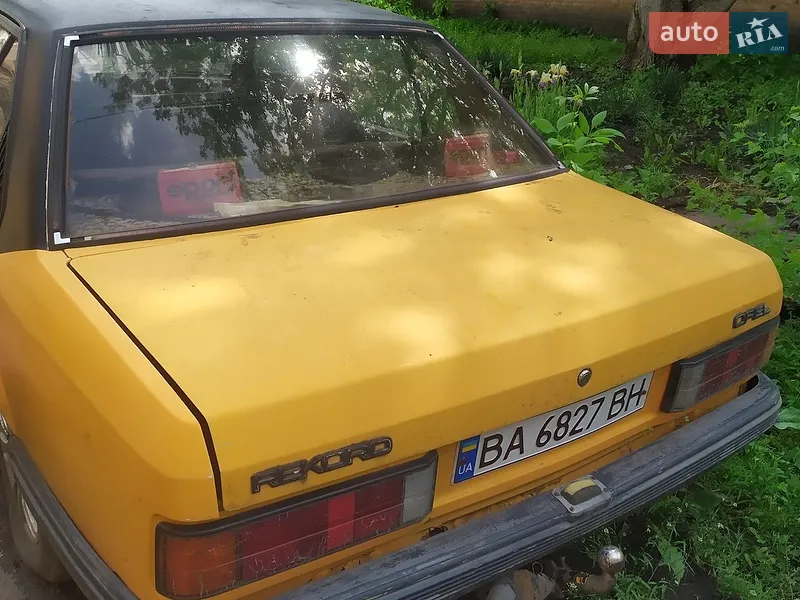 Opel Rekord 1982