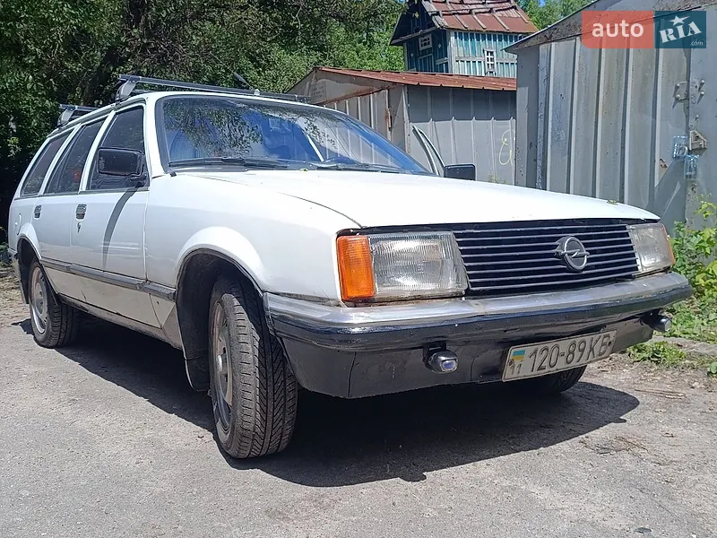 Opel Rekord 1982