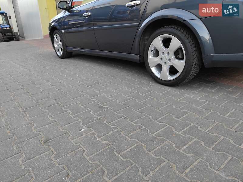 Лифтбек Opel Signum 2007 в Кременце