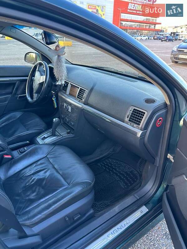 Хэтчбек Opel Signum 2005 в Черновцах