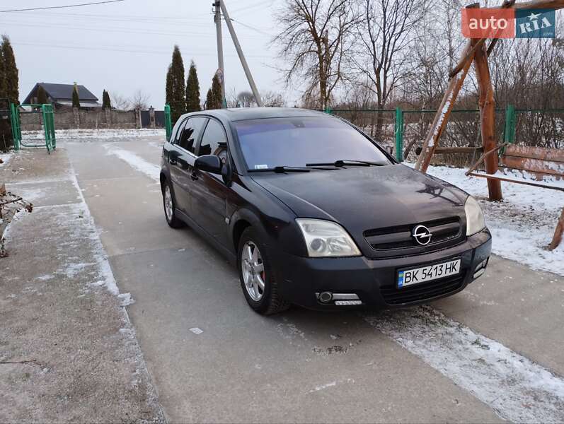 Opel Signum 2003