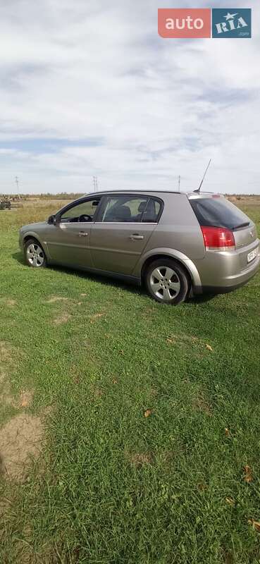 Хэтчбек Opel Signum 2004 в Николаеве