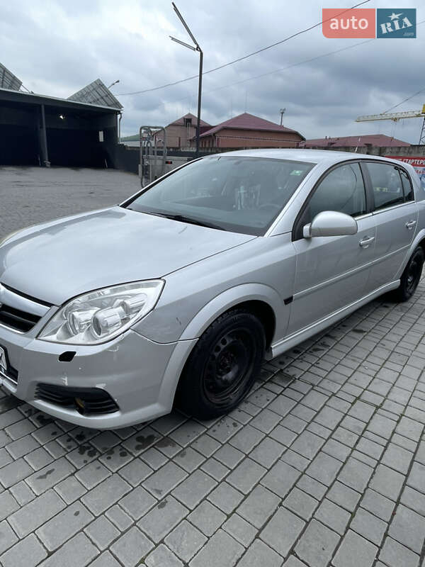 Хетчбек Opel Signum 2005 в Мукачевому