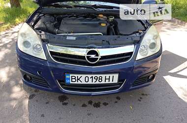 Хэтчбек Opel Signum 2006 в Ровно