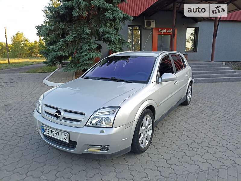 Хетчбек Opel Signum 2004 в Павлограді