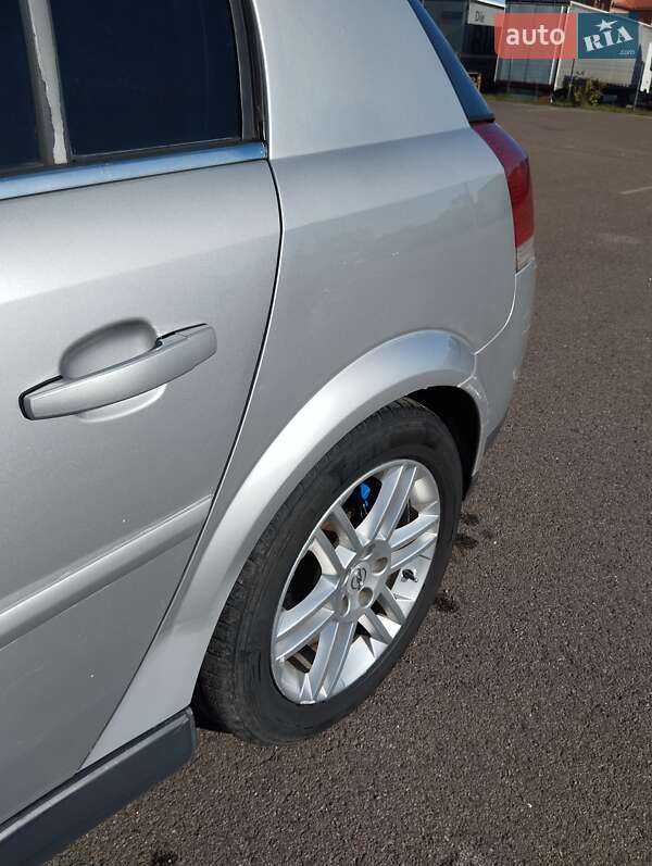 Хэтчбек Opel Signum 2004 в Ковеле