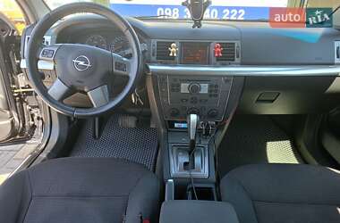 Хэтчбек Opel Signum 2005 в 