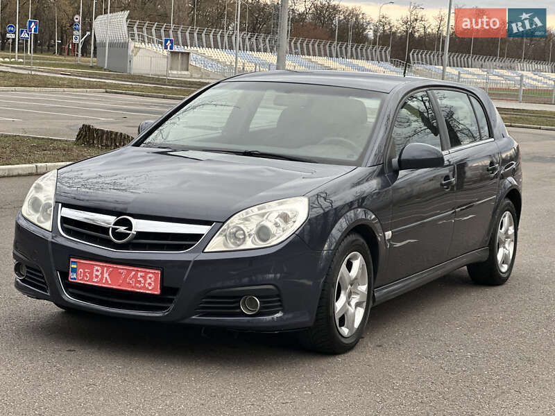 Хэтчбек Opel Signum 2007 в Николаеве