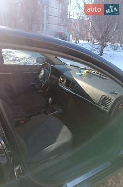 Хэтчбек Opel Signum 2004 в 