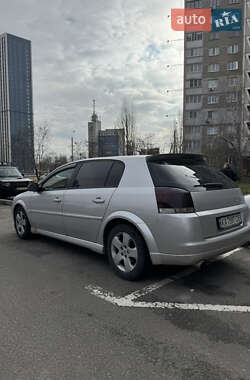 Хэтчбек Opel Signum 2004 в Киеве