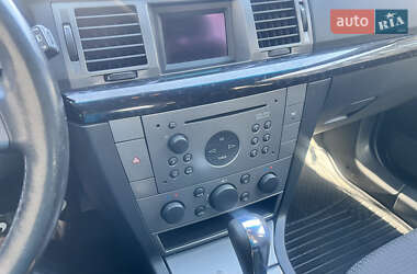 Хэтчбек Opel Signum 2004 в 