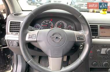 Хэтчбек Opel Signum 2006 в 