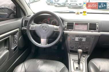 Хэтчбек Opel Signum 2006 в 