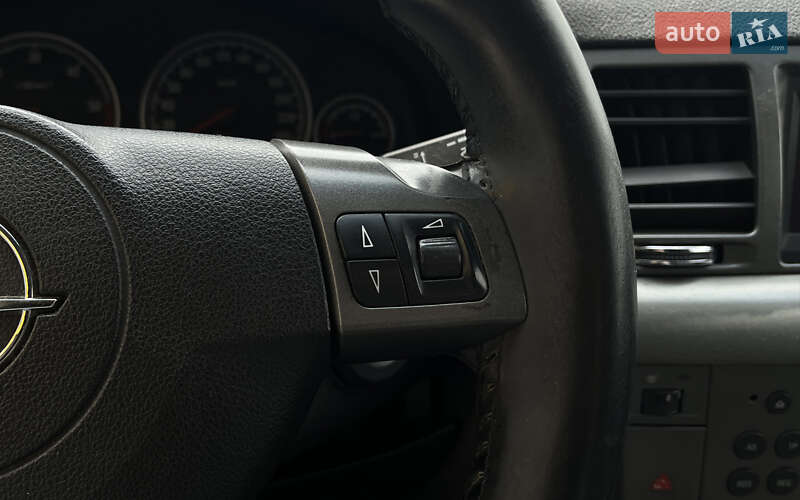 Хетчбек Opel Signum 2007 в Мукачевому