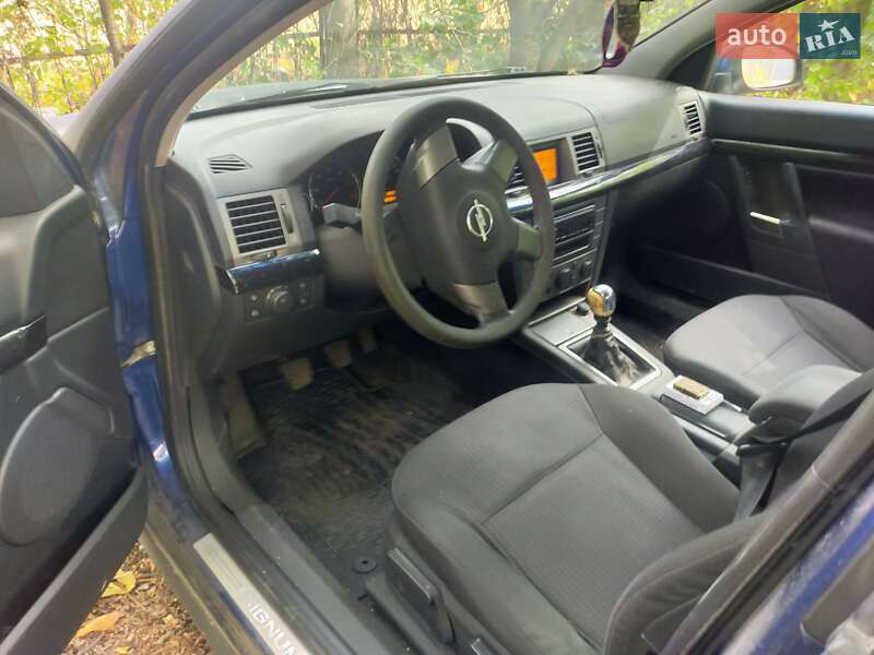 Хэтчбек Opel Signum 2004 в Покровском