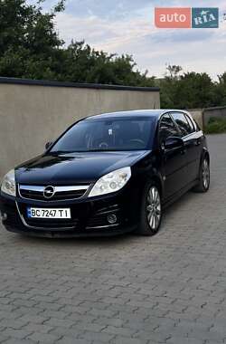 Хэтчбек Opel Signum 2006 в Жовкве
