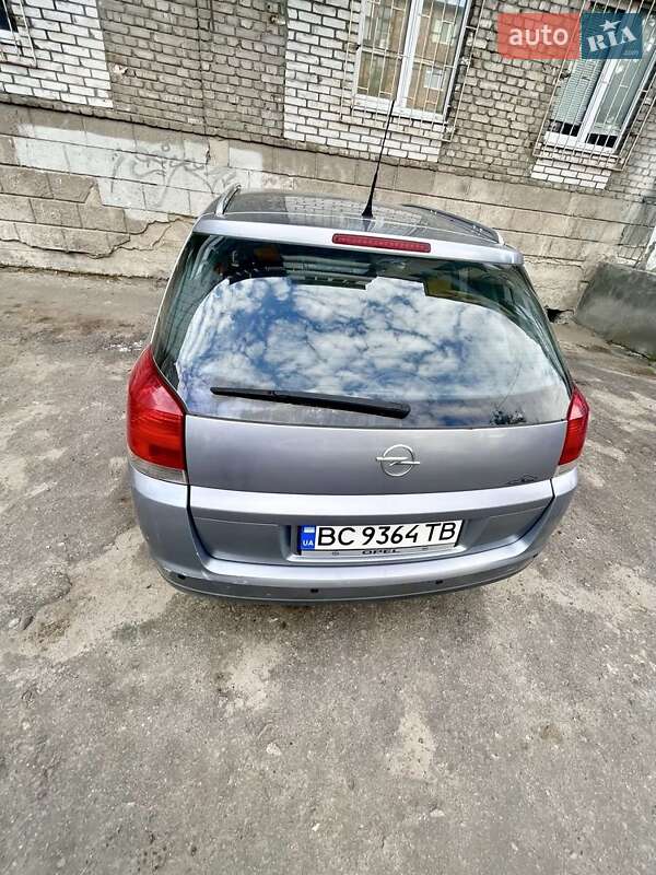 Хэтчбек Opel Signum 2003 в Львове
