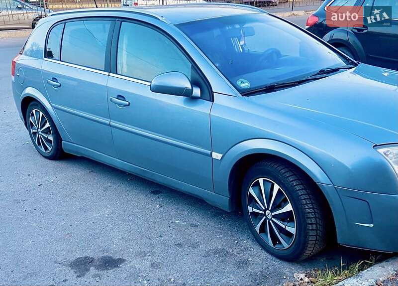 Хэтчбек Opel Signum 2003 в Львове
