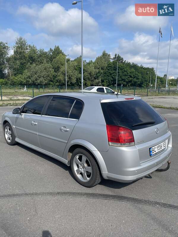 Хэтчбек Opel Signum 2008 в Львове