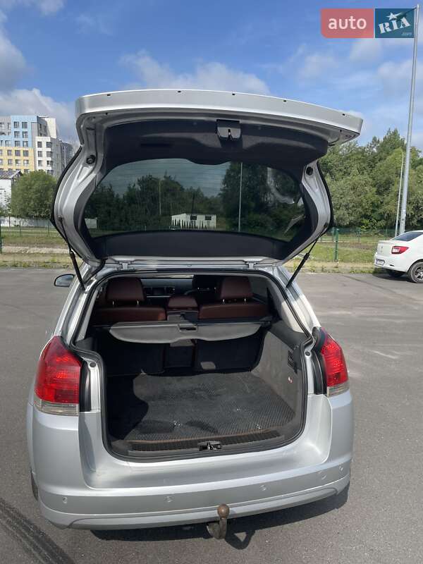 Хэтчбек Opel Signum 2008 в Львове