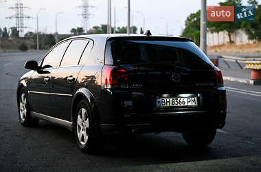 Хэтчбек Opel Signum 2004 в 