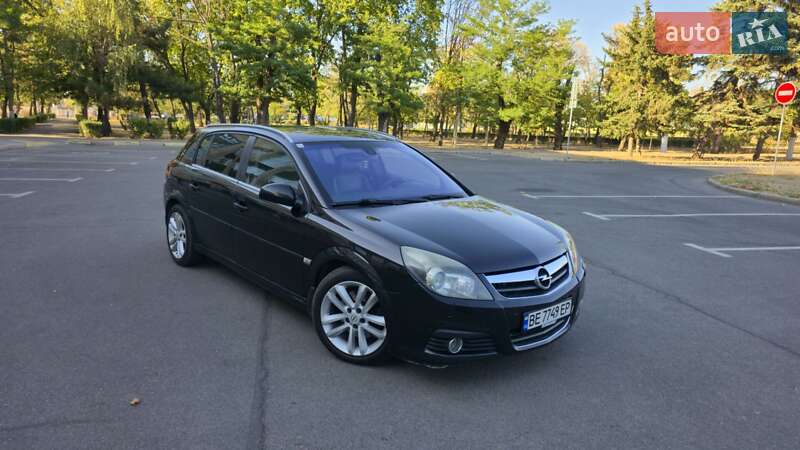 Хетчбек Opel Signum 2005 в 