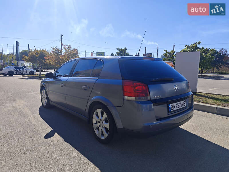 Хетчбек Opel Signum 2004 в Кропивницькому