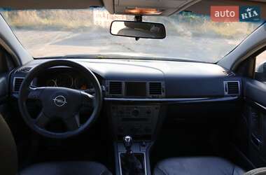 Хэтчбек Opel Signum 2003 в 