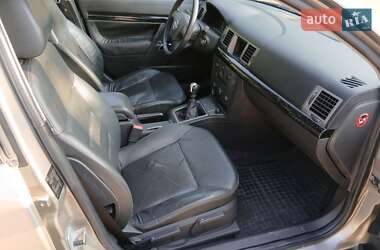 Хэтчбек Opel Signum 2003 в 