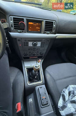 Хэтчбек Opel Signum 2005 в 