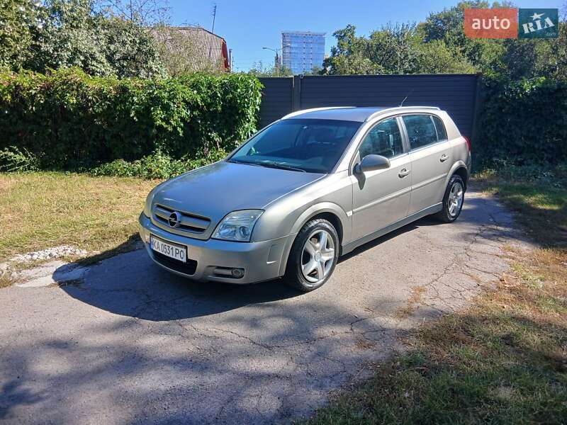 Opel Signum 2003