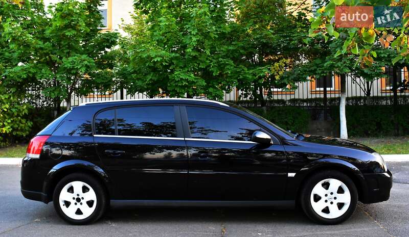 Хэтчбек Opel Signum 2003 в Киеве