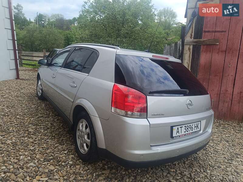Хетчбек Opel Signum 2004 в Косові