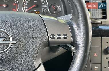Хэтчбек Opel Signum 2004 в 
