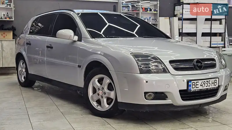 Opel Signum 2003
