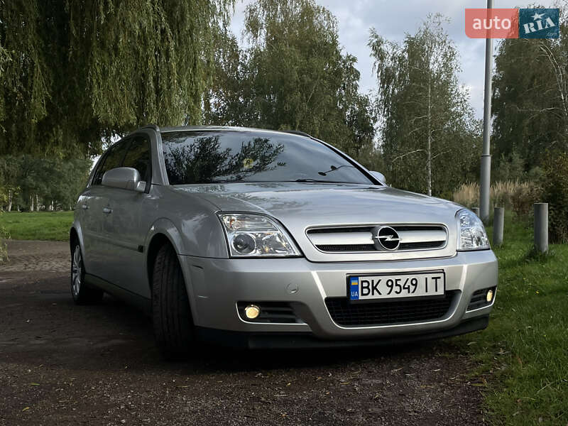 Opel Signum 2003